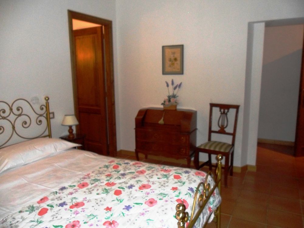 Fullino Nero Rta - Residenza Turistico Alberghiera Siena Exterior foto