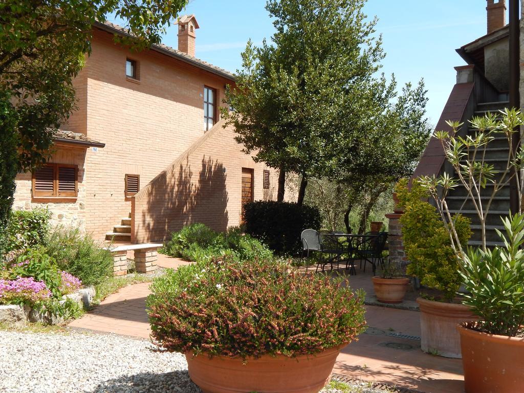 Fullino Nero Rta - Residenza Turistico Alberghiera Siena Exterior foto