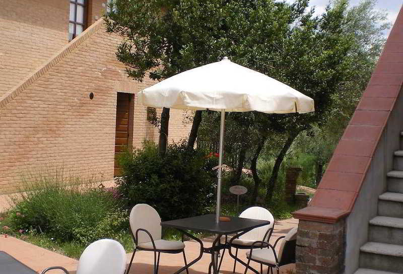 Fullino Nero Rta - Residenza Turistico Alberghiera Siena Exterior foto