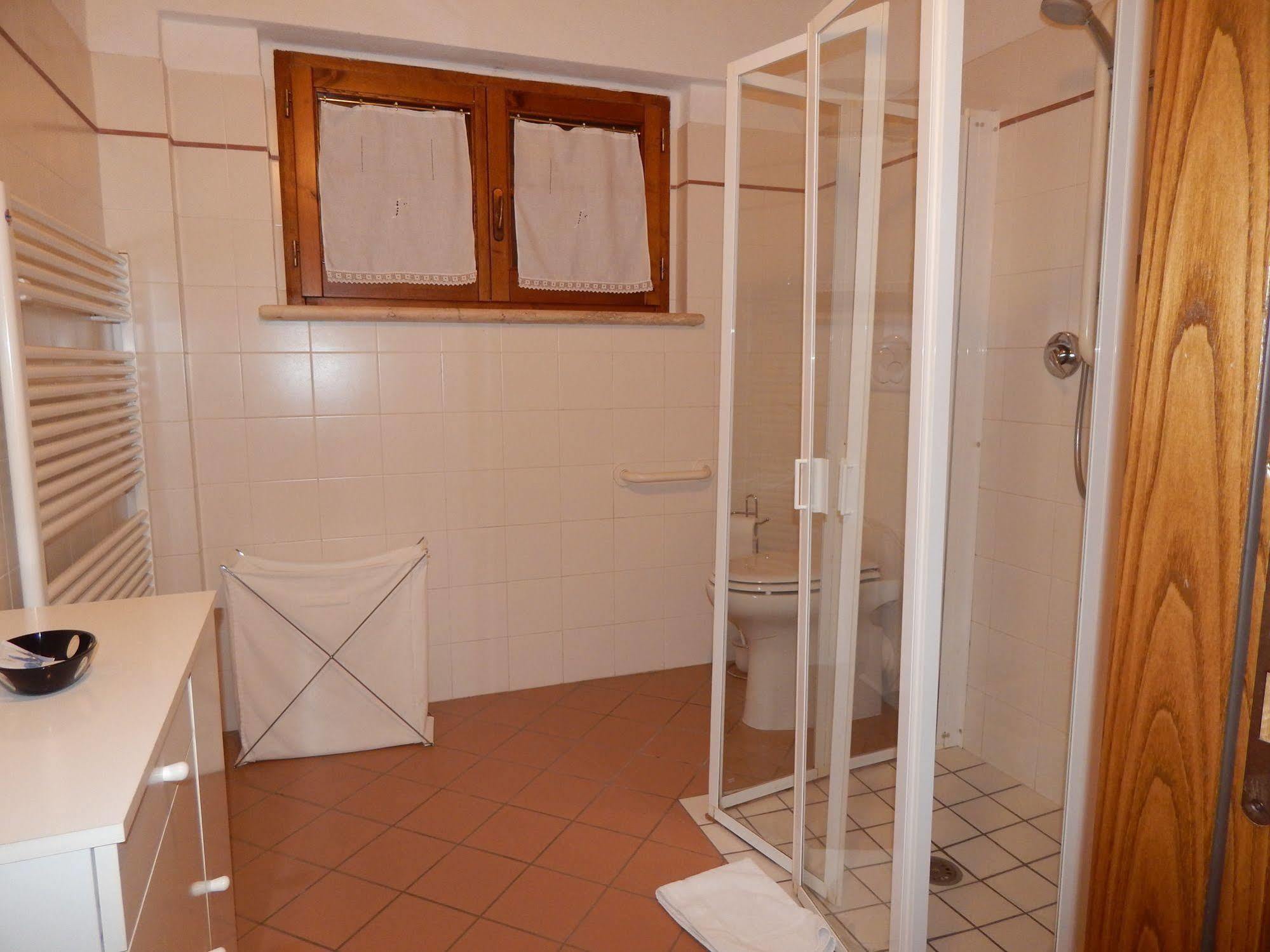 Fullino Nero Rta - Residenza Turistico Alberghiera Siena Exterior foto