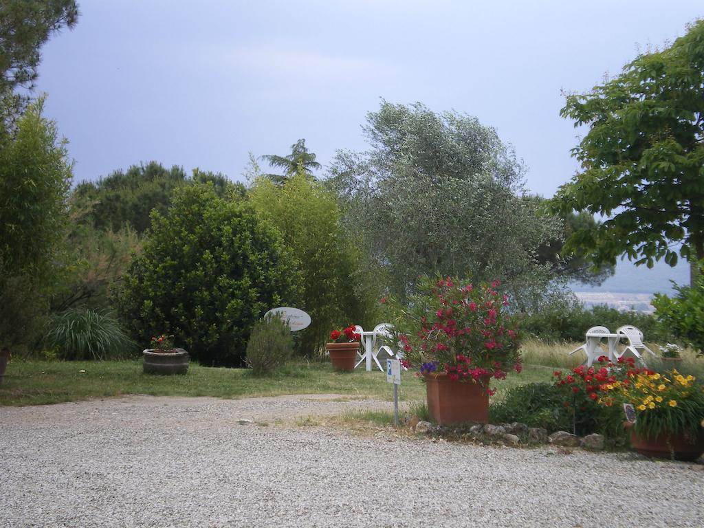 Fullino Nero Rta - Residenza Turistico Alberghiera Siena Exterior foto